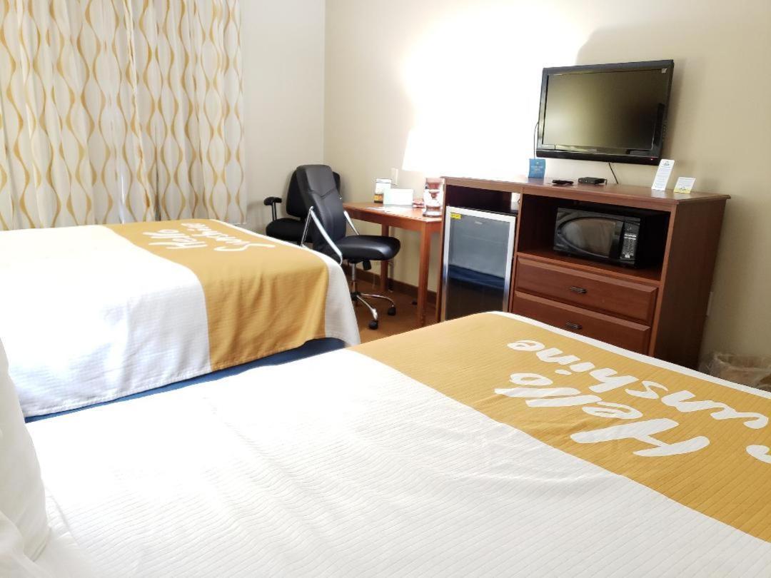 Days Inn By Wyndham Greensboro Nc Exterior photo